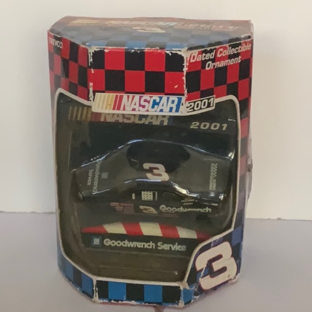 Nascar 2001 Dale Earnhardt Sr Goodwrench #3 Christmas Ornament Plastic
